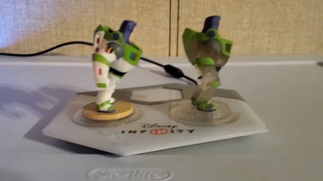 Buzz vs Buzz? Plus a way to store ALL Your Disney Infinity Figures! смотреть онлайн