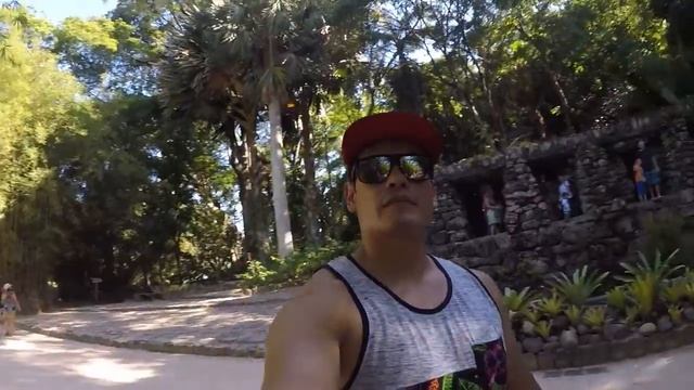 "I dun' know, bro.." Rio & Ilha Grande, Brazil - #GotBusyLiving смотреть онлайн