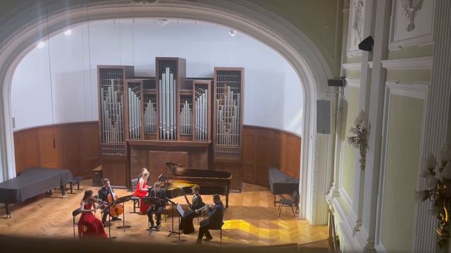 B.Martinu "La revue de cuisine" for clarinet, bassoon, trumpet, violin, cello and piano. H.161a смотреть онлайн