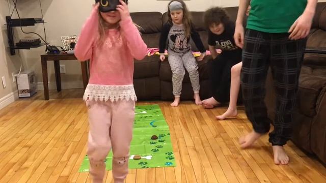 Kidland ; Don’t step in it game / challenge review смотреть онлайн