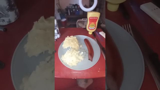 Happy Father's Day dinner of the day courbase and fettuccine Alfredo on the side with yellow mustar смотреть онлайн