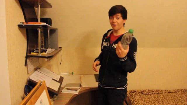 МИРОВОЙ РЕКОРД ПО WATER BOTTLE FLIP CHALLENGE - БУТЫЛКА ВОДЫ ЧЕЛЛЕНДЖ Mamix - Glym - Eeoneguy смотреть онлайн