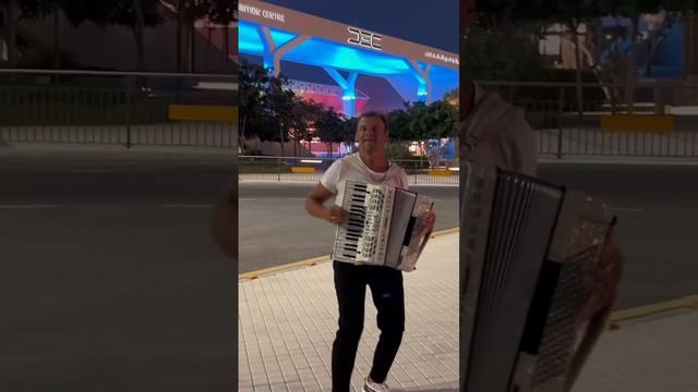 Sergey AdaiKing (accordion) & Burak Yeter Body talks смотреть онлайн