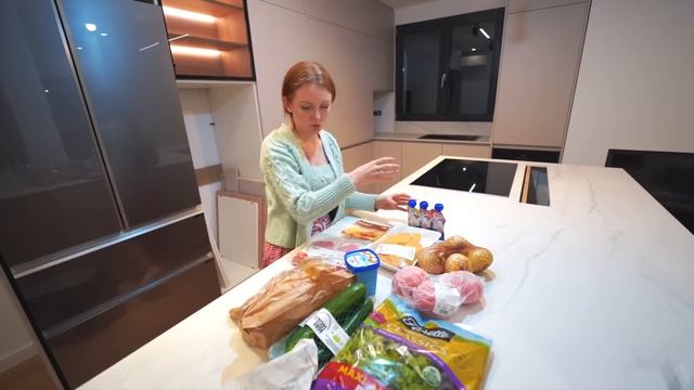 VLOG: ПЕРВАЯ РАСПАКОВКА ПРОДУКТОВ НА НОВОЙ КУХНЕ! 24.02.23 смотреть онлайн