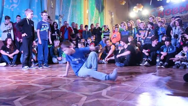 Гравити Фолз vs Итальянец и Гибкий(Green Dancers)[Новогодний Вертел 2015] смотреть онлайн