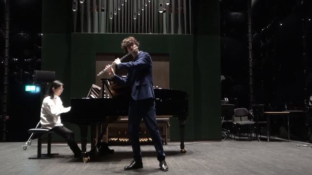 Daniel Damaskinos flute and piccolo смотреть онлайн