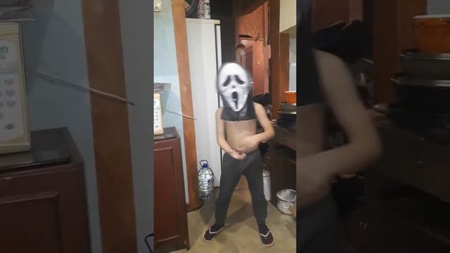 Хэллоуин закончился,а монстры остались смотреть онлайн