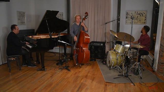 EVIDENCE by Manuel Valera Trio смотреть онлайн