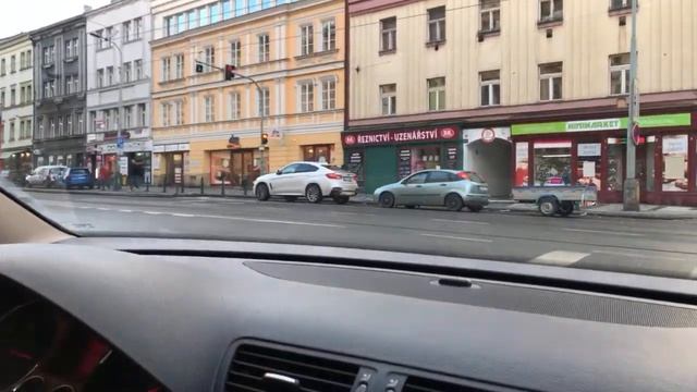 3й адвент! Гуляем по Праге, на Виноградах, в районе Намнести Миру, найти парковку - нелёгкая задача смотреть онлайн