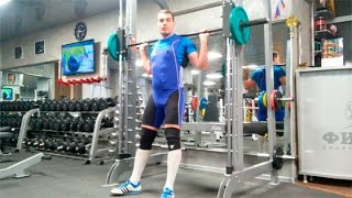 Приседания в машине смита с ногами впереди: техника выполнения смотреть онлайн