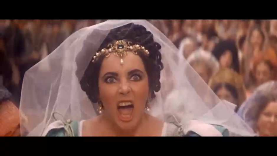 Как имитируют изюминку самые эротичные женщины