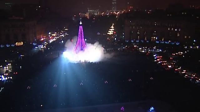 Քաղաքապետը միացրեց տոնածառի լույսերը - Yerevan Municipality смотреть онлайн