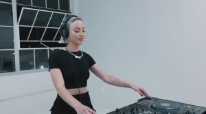 DEEP HOUSE MIX FOR DJ ! ЧЕТКИЙ МИКС ОТ ДИДЖЕЯ !! ХОРШО ЗАХОДИТ В УШИ !!