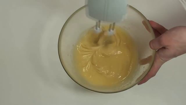 Что будет если взбить миксером МЕД? Настоящее чудо! Ну просто пища богов смотреть онлайн