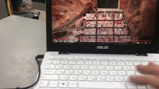 Ноутбук Asus E203M смотреть онлайн