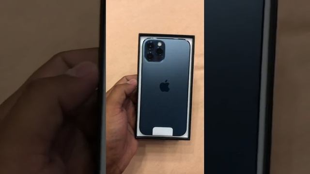 Пожалуй самая ужасная распаковка IPhone 12 Pro