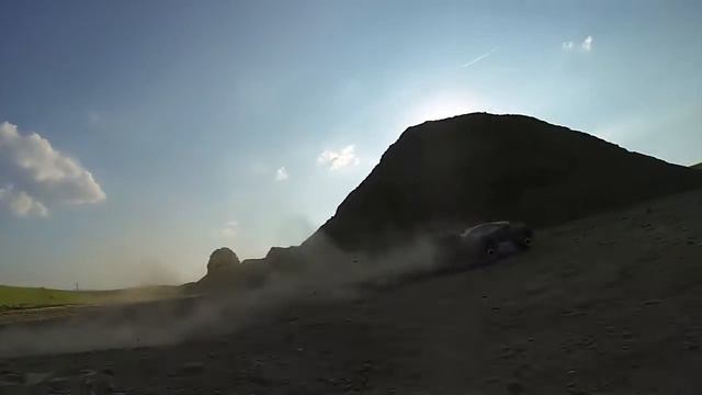 Traxxas E-Revo Brushless Bash смотреть онлайн
