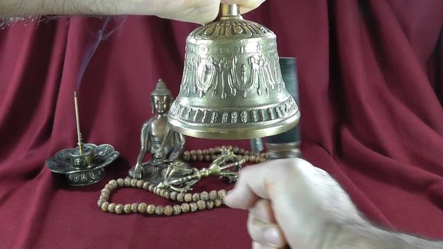 Тибетский колокольчик Средний с Ваджрой смотреть онлайн