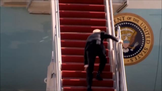 Biden - Curb Your Enthusiasm Meme смотреть онлайн