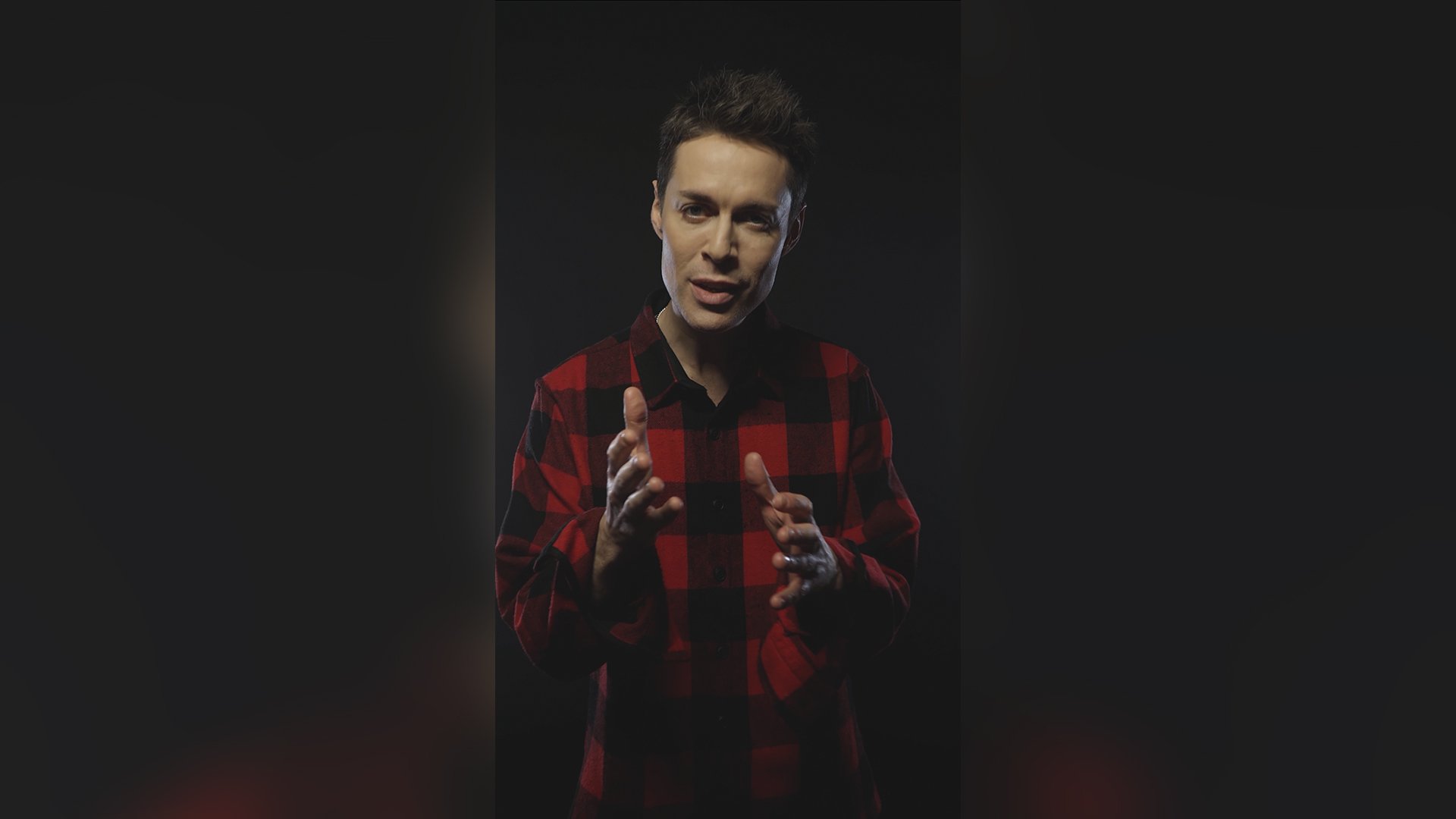 Просто послушайте: Вопреки всему она прорастает, даже если всё выжжено, лишь любовь одна выживет... смотреть онлайн