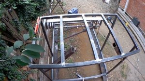 лестница из металла для бассейна