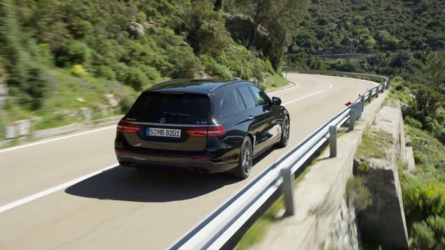2017 Mercedes-AMG E 43 4MATIC Estate - Driving Scenes смотреть онлайн