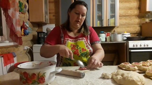 Вкус ,знакомый с детства! Готовим открытые беляши. Воспоминания из детства! Молодёжь другая))). смотреть онлайн