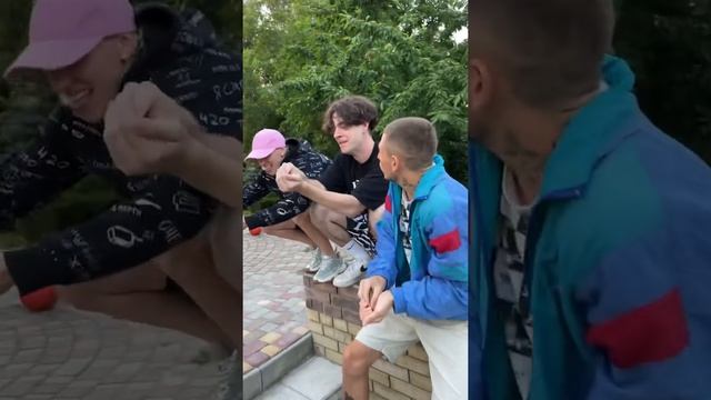 Tik-Tok: Как дружат знаки зодиака? смотреть онлайн