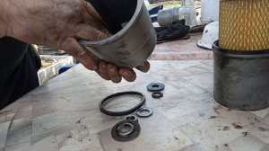 Как собрать масленный фильтр Газ 53 и заменить масло на ПАЗЕ бензиновом .