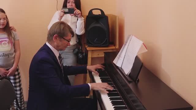 Школа искусств смотреть онлайн