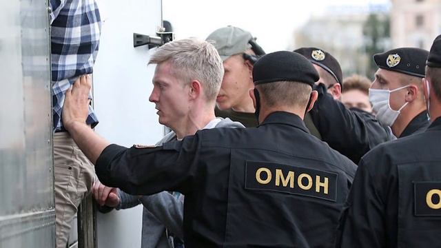 Прямо сейчас! Лукашенко тронулся, Тихановская в ужасе: с оружием в руках - приказ отдан. Стрелять смотреть онлайн