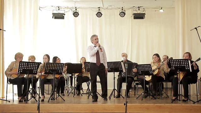 07 Е Лученок, Майский вальс, соло Р Касимов смотреть онлайн