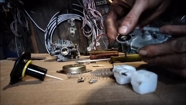 РАЗБОРКА, ЧИСТКА, НАСТРОЙКА КАРБЮРАТОРА КИТАЙСКОГО СКУТЕРА. смотреть онлайн