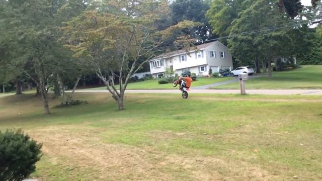 Honda Cr80 Wheelie Progress смотреть онлайн
