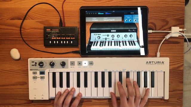 Korg Module iOS App + Monotron Delay смотреть онлайн