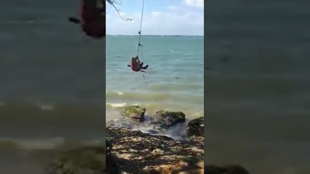 Rope swing fun Chichester harbour смотреть онлайн