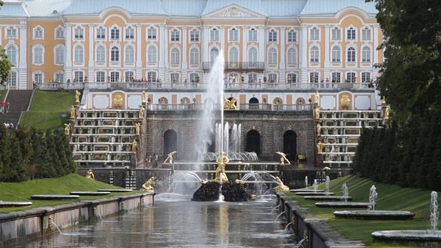 Выключение фонтанов в Петергофе смотреть онлайн