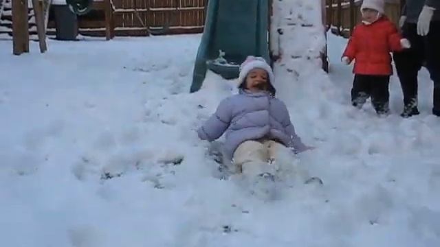 snow sliding fun! смотреть онлайн