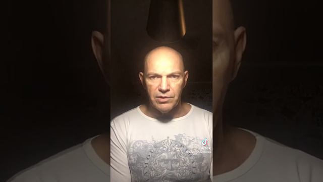 Что в лоб, что по лбу!!! Полностью согласна, а вы??? Послушайте жесткую правду нашей жизни...🙏🙏🙏 смотреть онлайн