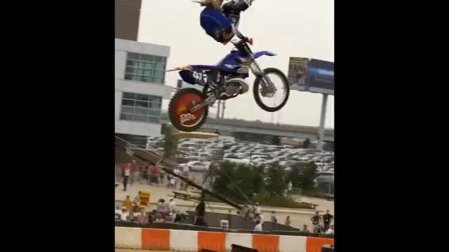 Girl X GAMES Motocross Freestyle - XGAMES Women's FMX - Female Motorcycle Rider Heather смотреть онлайн