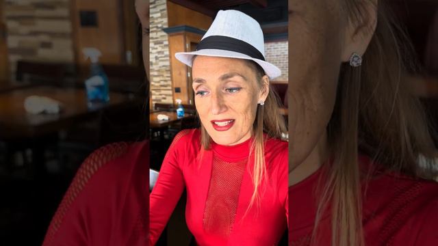 Распаковка личности" представляет глубокий процесс исследования различных аспектов личности. смотреть онлайн