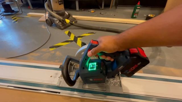 Bosch GKS 18V-68 GC Saw In Use смотреть онлайн