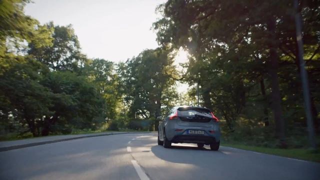 2016 Volvo V40 reveal video смотреть онлайн