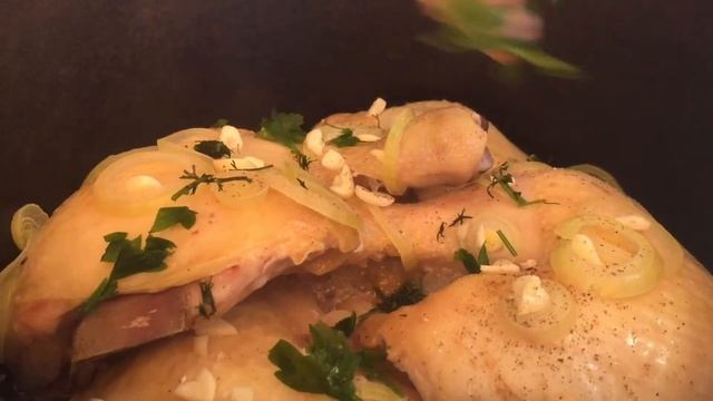 Сочные куриные окорочка, простой рецепт.) смотреть онлайн