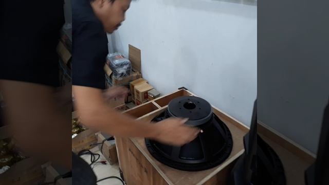 Rcf Kw China 18p400 grade A vs 18p400 grade B смотреть онлайн