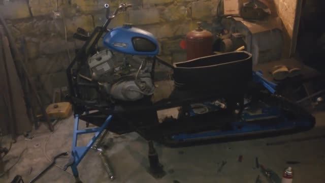 Снегоход своими руками 14(собираю после покраски) смотреть онлайн