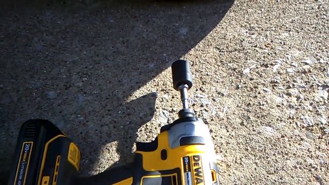 Dewalt DCF787 1/4 Inch Impact Driver V. Civic And Navigator Lug Nuts