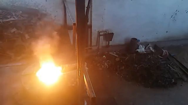 Процесс работы в литейном цеху смотреть онлайн