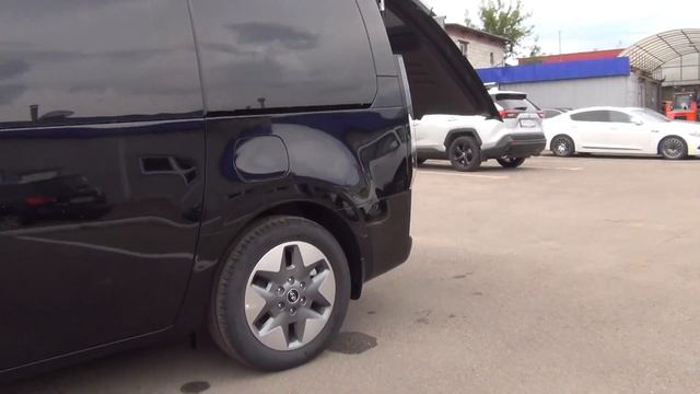 на Hyundai Staria 2022 года установили электропривод багажника от Autolifttech.net смотреть онлайн