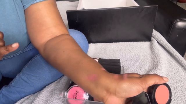 Huge Makeup Declutter / Collection - Blush Highlight & More смотреть онлайн